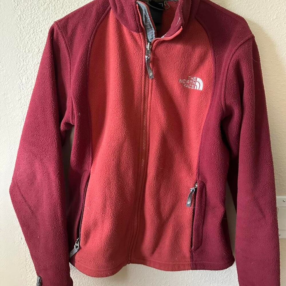 The north face womens red sizeM/pre owned B224